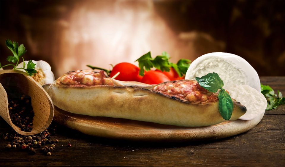 hand held hot snack: sorrentina